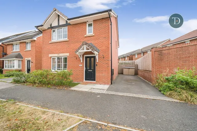 Roften Way, Hooton, CH66 7NH, photo 1