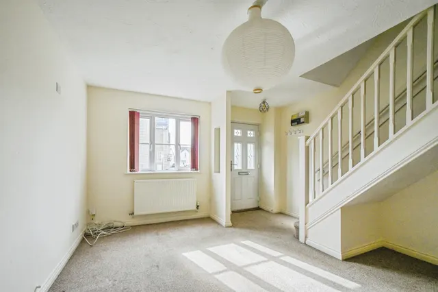 Springfield Drive, Calne, SN11, photo 2