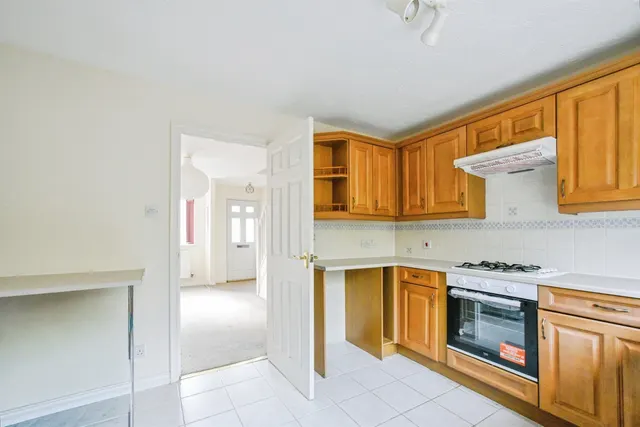 Springfield Drive, Calne, SN11, photo 3