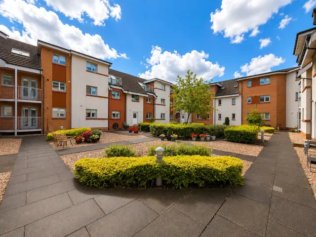 Photo 2 — Townhead Street, Hamilton, Hamilton, ML3 7BX