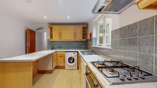 Pembroke Road, N10, photo 3