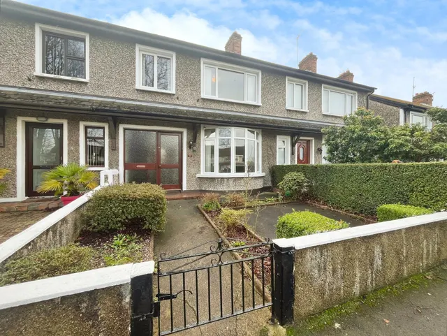 Belvoir Crescent, Lisburn, BT28, photo 1
