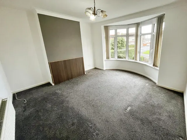 Photo 3 — Belvoir Crescent, Lisburn, BT28