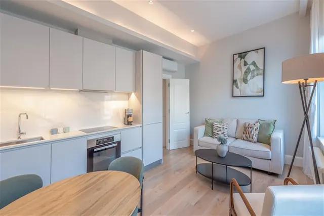 1 bedroom flat, Westbourne Park Road, London, W11