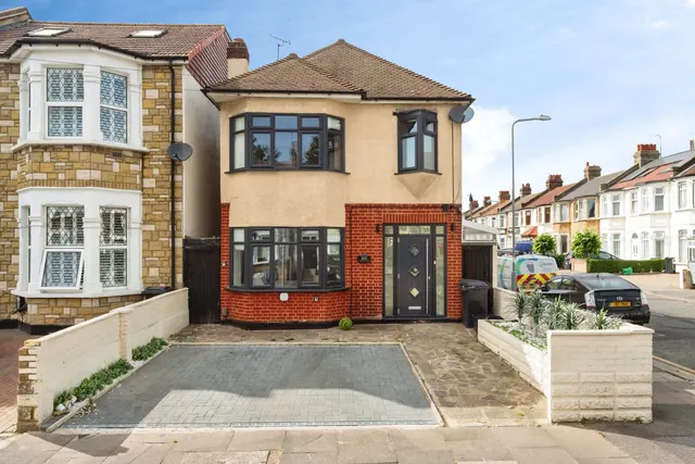 Wellesley Road, Ilford, IG1, photo 1