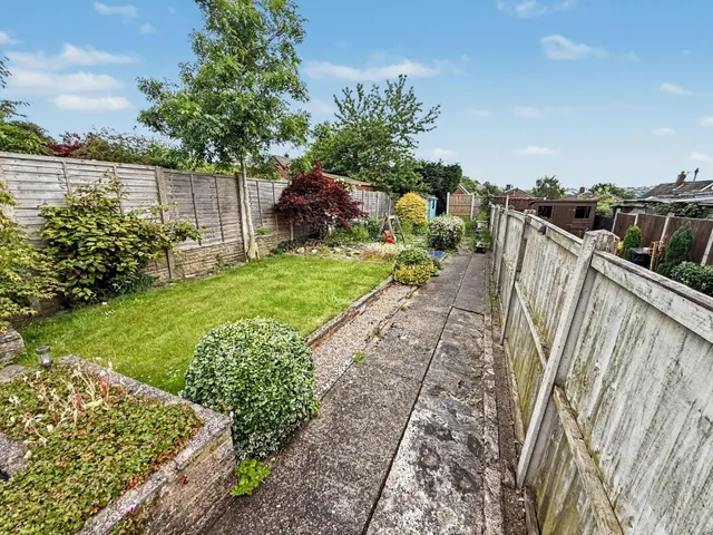 Bradford Terrace, Birches Head, ST1, photo 2