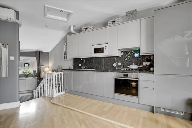 Photo 2 — Upper Richmond Road West, London, SW14
