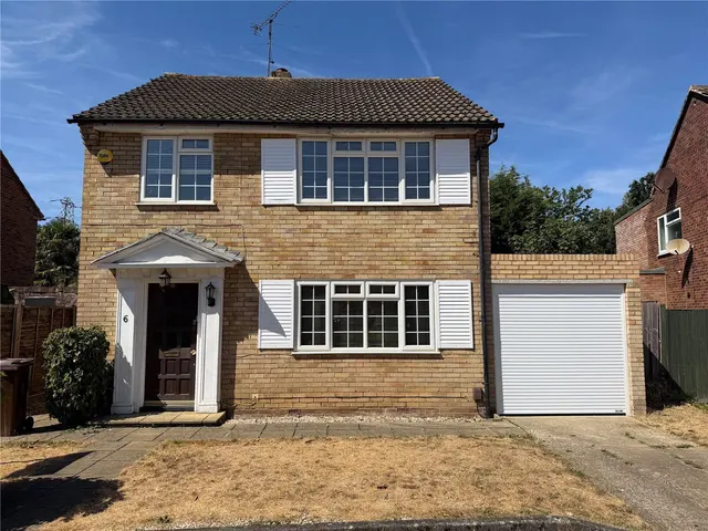Wilton Place, New Haw, KT15, photo 1