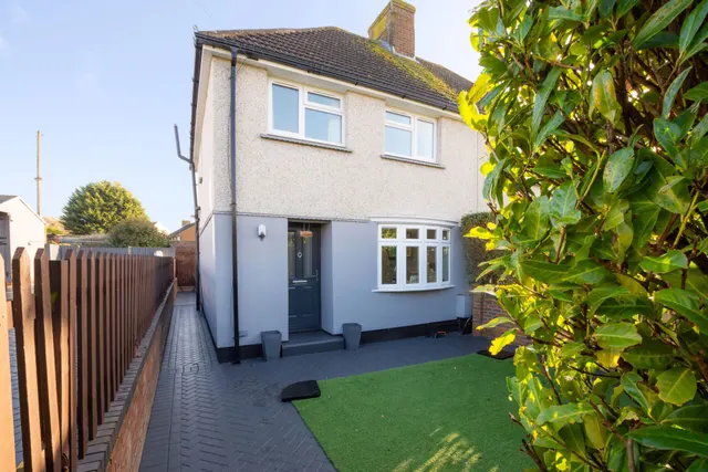 Photo 3 — Ridgeway, Dartford