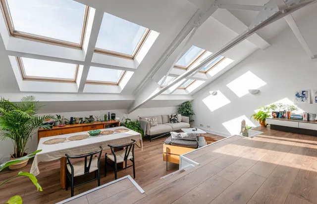 Photo 3 — 52 Chartwell Court, 151 Brook Road, London