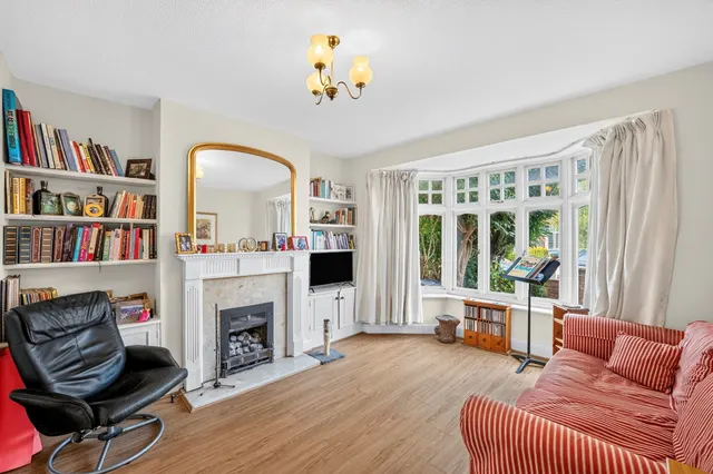 Photo 2 — Brooklands Avenue, London