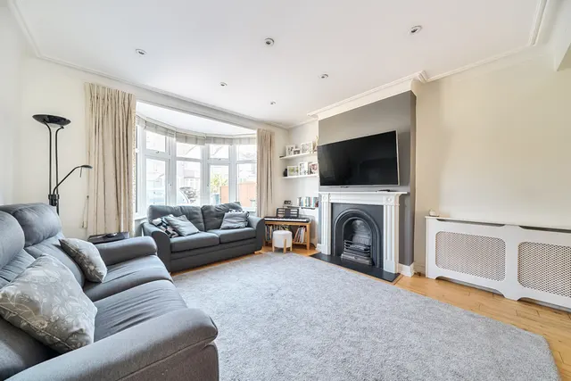 Wood End Avenue, Harrow, HA2, photo 2