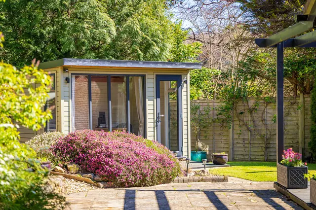 Bunch Lane, Haslemere, GU27, photo 3