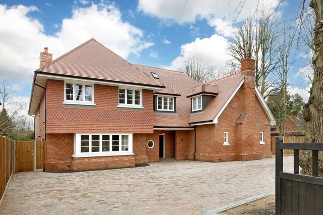 Gregories Road, Beaconsfield, HP9, photo 1
