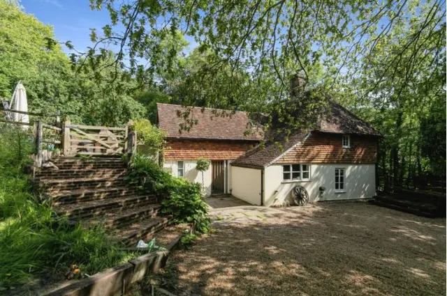 Silverhill, Robertsbridge, TN32, photo 1
