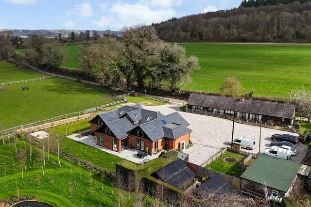 Sulham Lane, Pangbourne, RG8, photo 1