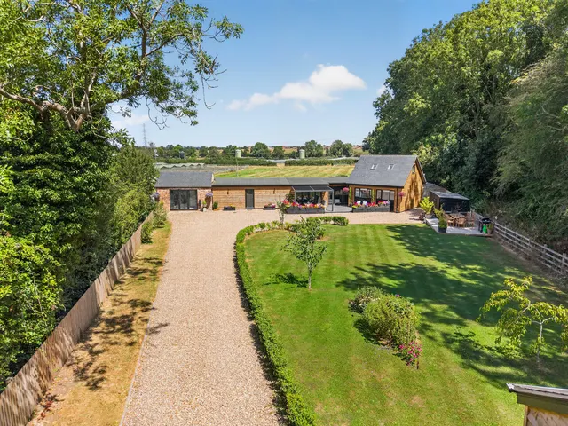 Broughton Lane, Leire, LE17, photo 1