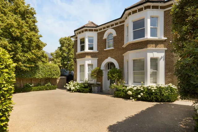 Kew Road, Richmond, South West London, photo 1