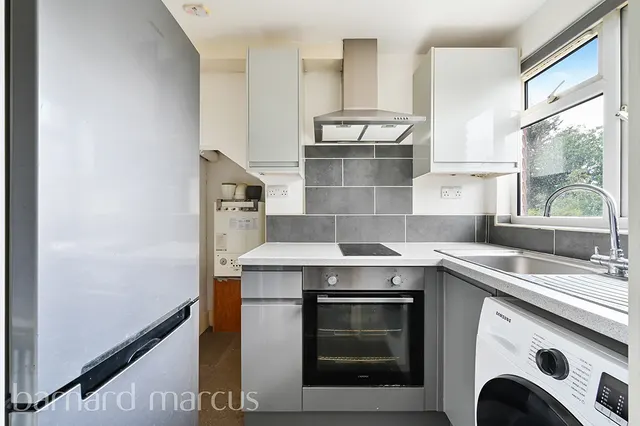 Great West Road, Isleworth, TW7, photo 2