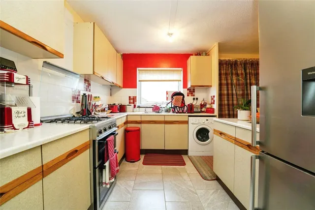 Photo 3 — Mainard Square, Longlevens, Gloucester, Gloucestershire, GL2