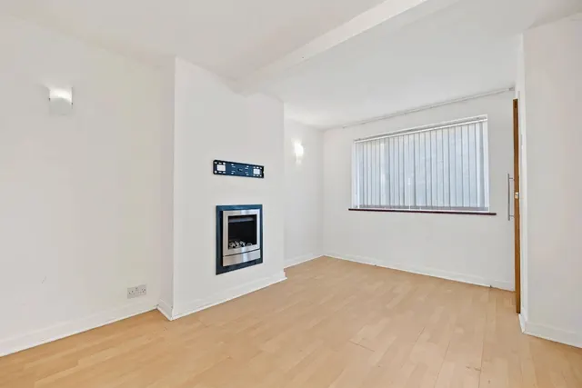 Photo 3 — Denham Avenue, Coventry, CV5