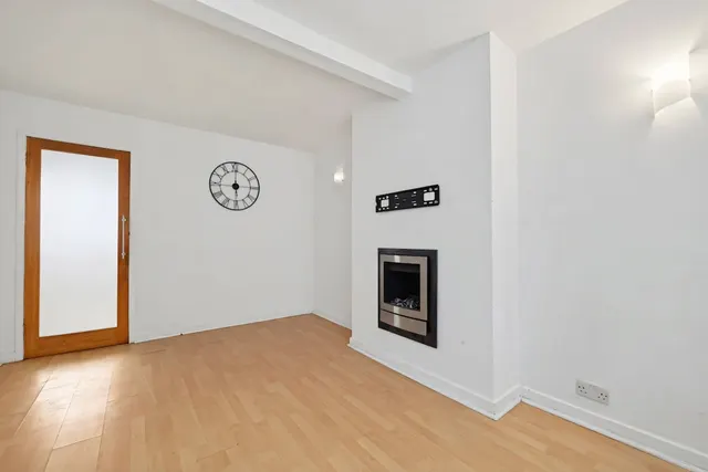 Photo 2 — Denham Avenue, Coventry, CV5