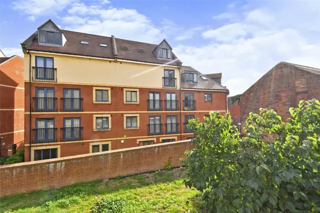 Magdala Court, The Butts, WR1, photo 1