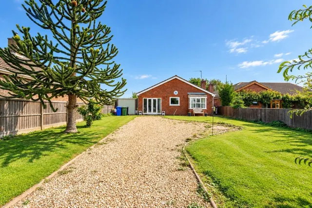 Caleb Hill Road, Boston, PE22, photo 1