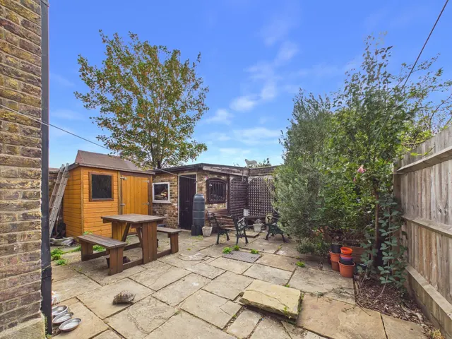 Feltham, Middlesex, photo 3