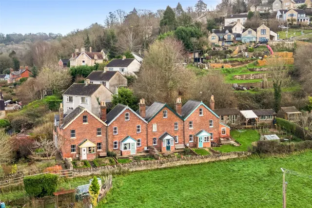Photo 3 — Western Terrace, Gloucestershire, Brimscombe, GL5 2QT