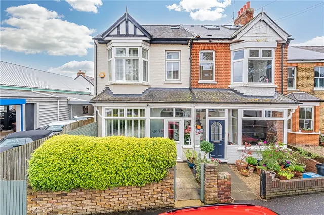 Percy Road, Hampton, TW12 2HW, photo 1