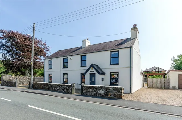 Morfa Bychan, Porthmadog, LL49, photo 1