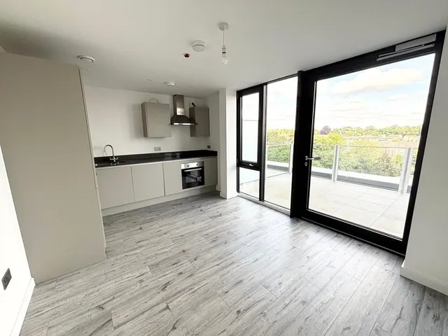 Photo 2 — Buckingham Road, Bletchley, Milton Keynes, Buckinghamshire, MK3