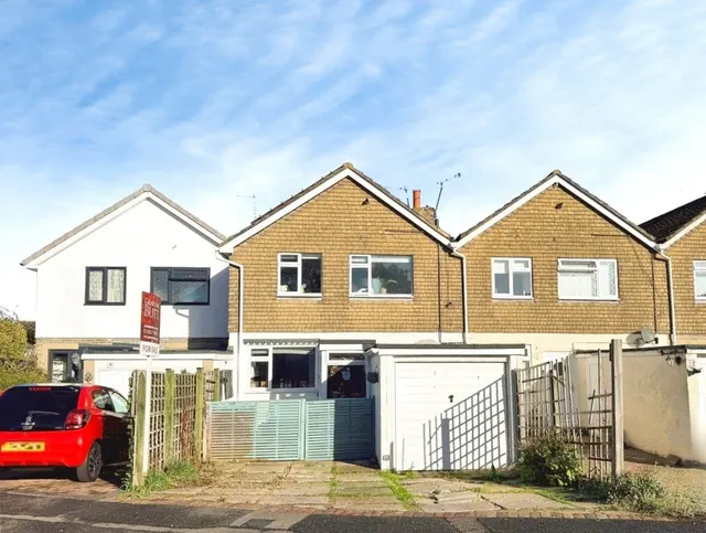 Angmering, BN16, photo 1