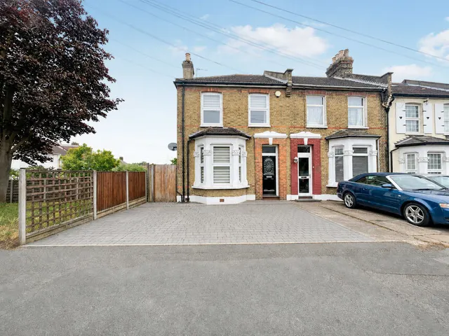 Rochester Way, London, SE9, photo 1