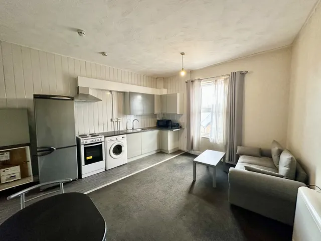 Temple Crescent, LEEDS, photo 1