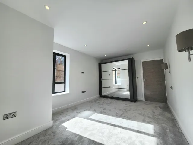 Oxhey Road, Watford, WD19, photo 1