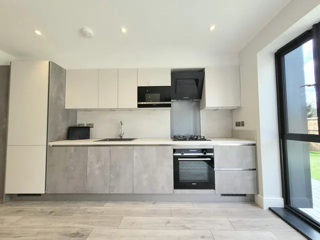 Oxhey Road, Watford, WD19, photo 3