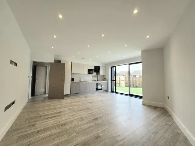 Oxhey Road, Watford, WD19, photo 2