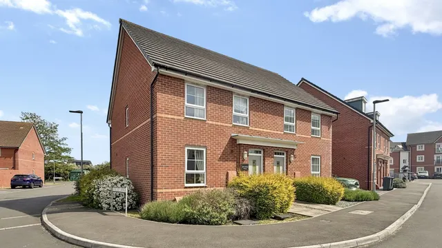 Uffington Place, Westbury, photo 1