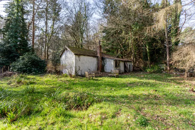 Photo 3 — Louma Cottage, Hollybush Ride, Finchampstead, RG40 3QR
