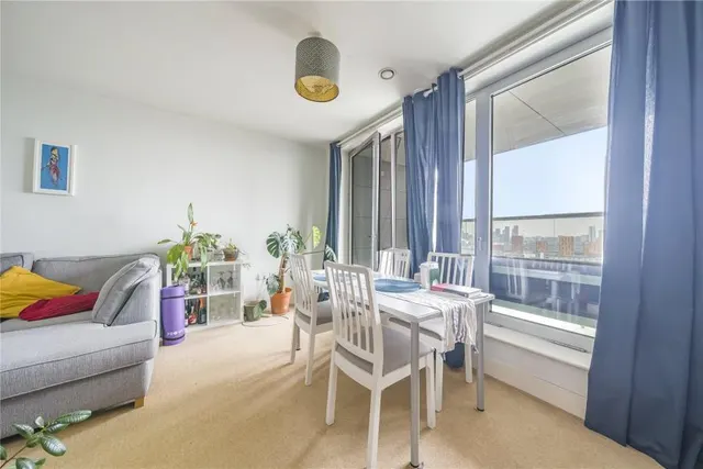 East Ferry Road, London, E14, photo 2