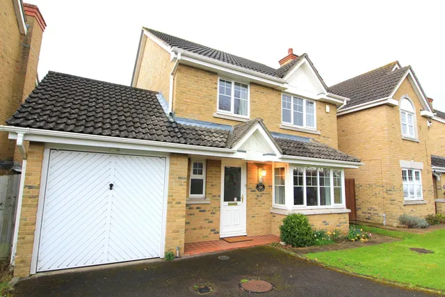 Heynes Green, MAIDENHEAD, photo 1