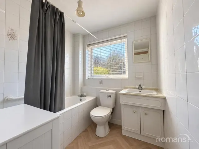 Wokingham Road, Bracknell, RG42, photo 3