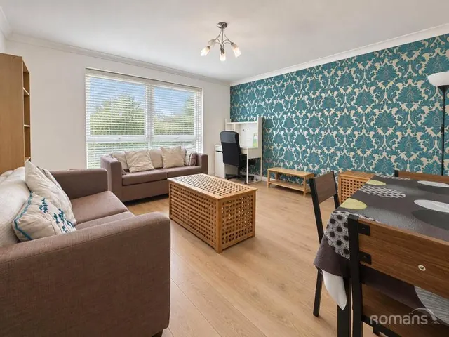 Wokingham Road, Bracknell, RG42, photo 2