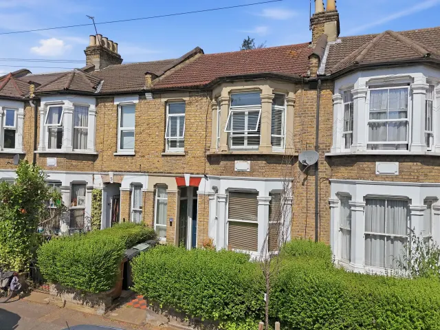 Albert Road, Leyton, E10, photo 1