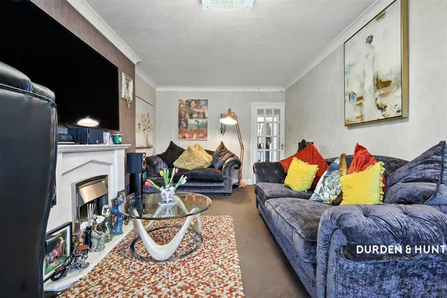 Thorncroft, Hornchurch, RM11, photo 3