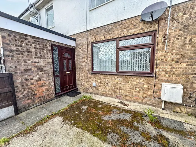 Photo 2 — Llys Arthur, Towyn, Abergele, Conwy, LL22 9PH