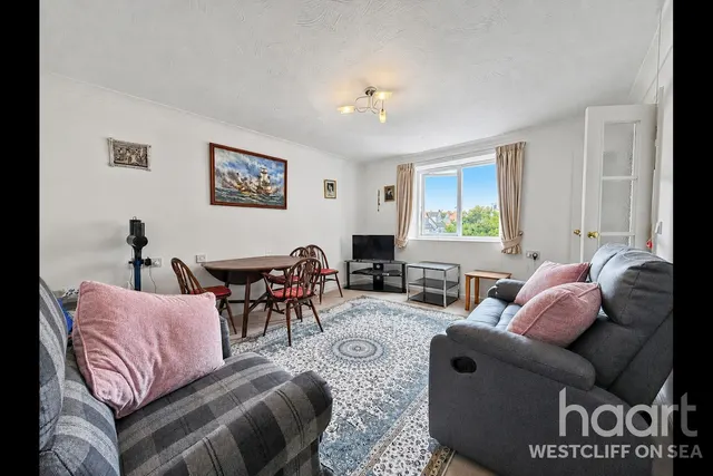 Hamlet Court Road, Westcliff-On-Sea, SS0, photo 1