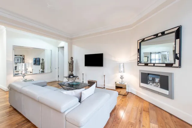 Photo 3 — Lincoln House, Basil Street, Knightsbridge, London, SW3 1AW